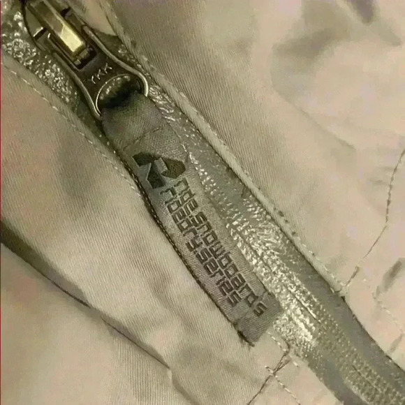 Women’s snowboarding jacket with detachable hoodie - Picture 4 of 7